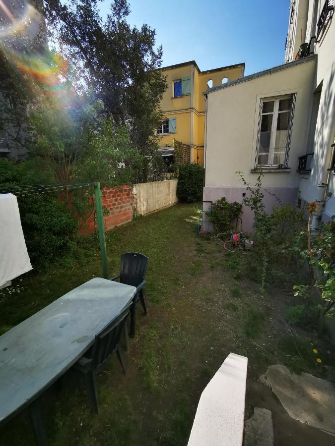 Studio La Belle Vie Suresnes Bagian luar foto